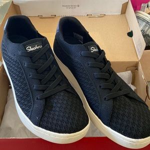 Almost brand new Skechers Arch Fit Shoes